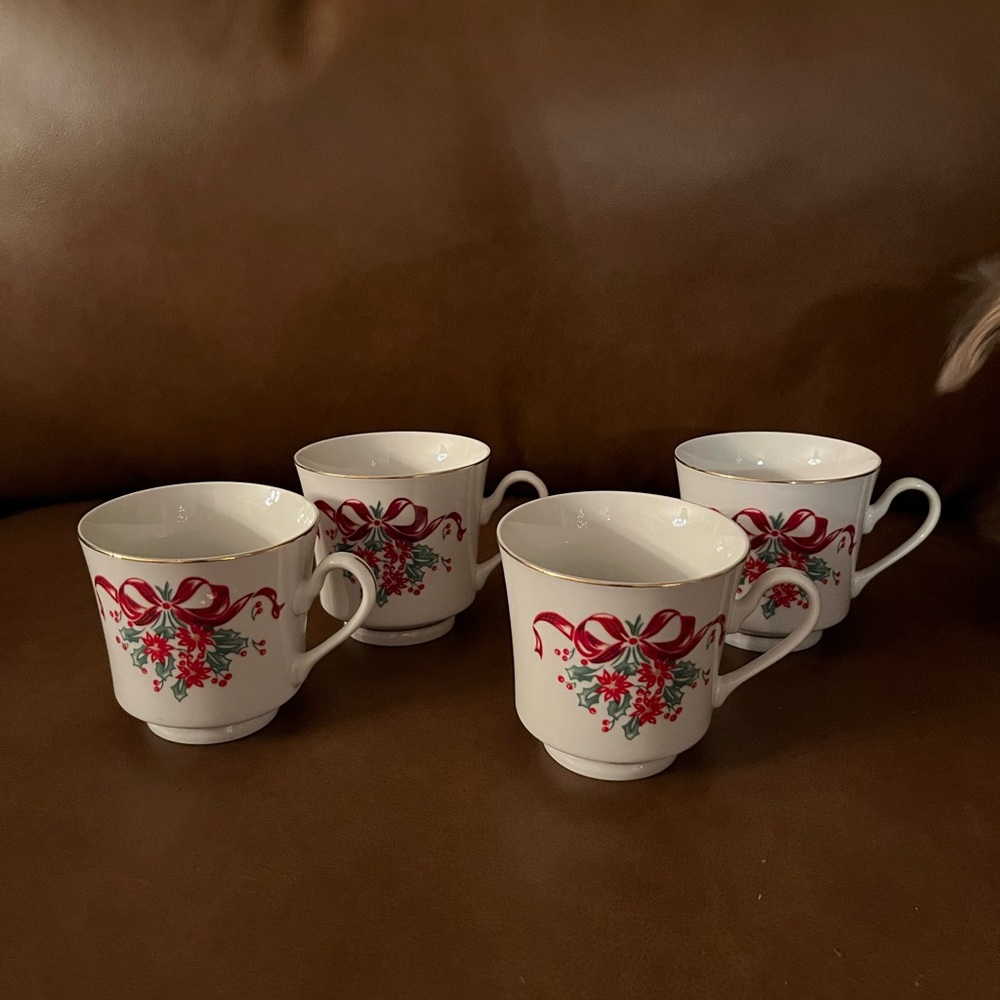 Dynasty Christmas Spirit Coffee/Tea Cups (Set of 4)